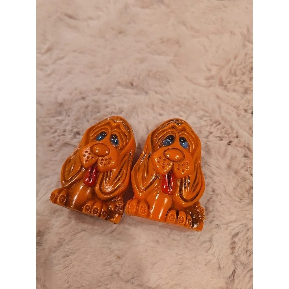Vintage Hound dog salt and pepper shakers set orange yellow‎